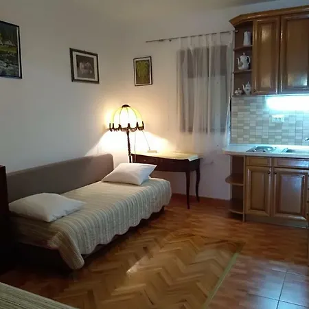 Smiljana Макарска