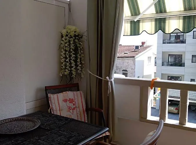 Smiljana * Makarská